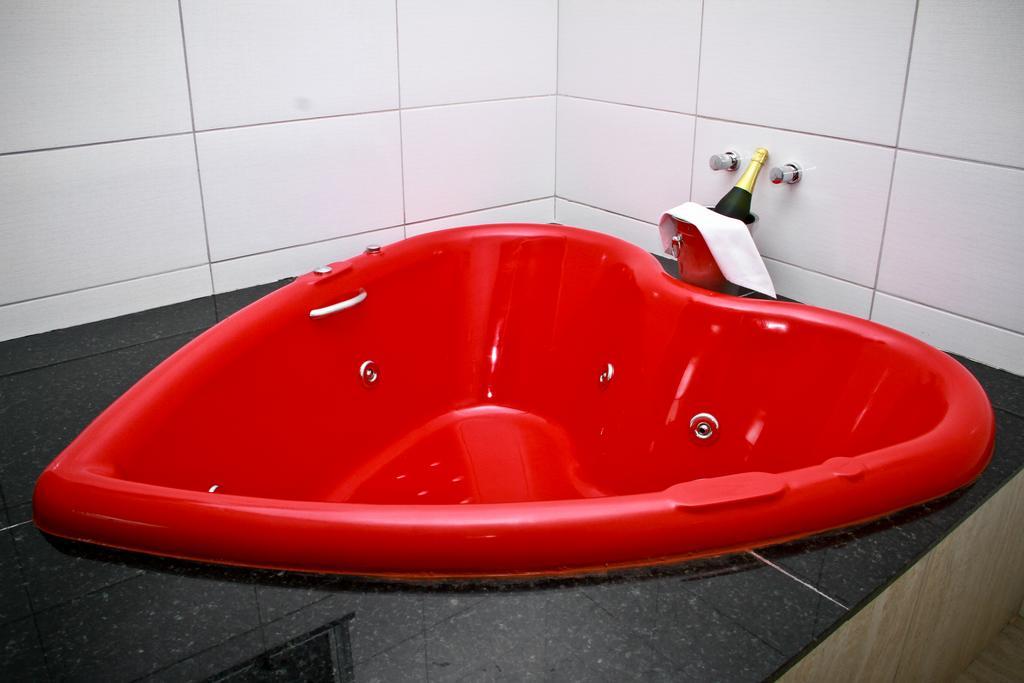 Hotel Saron Luziânia Buitenkant foto